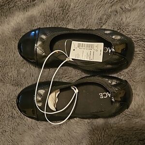 NWT Girls Quilted ballerina slipper shoes Black size 1
